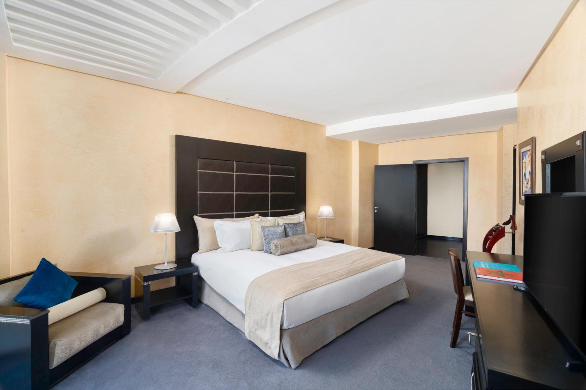 Atlas Essaouira Riad Resort Exterior photo A room at the Hilton London Heathrow