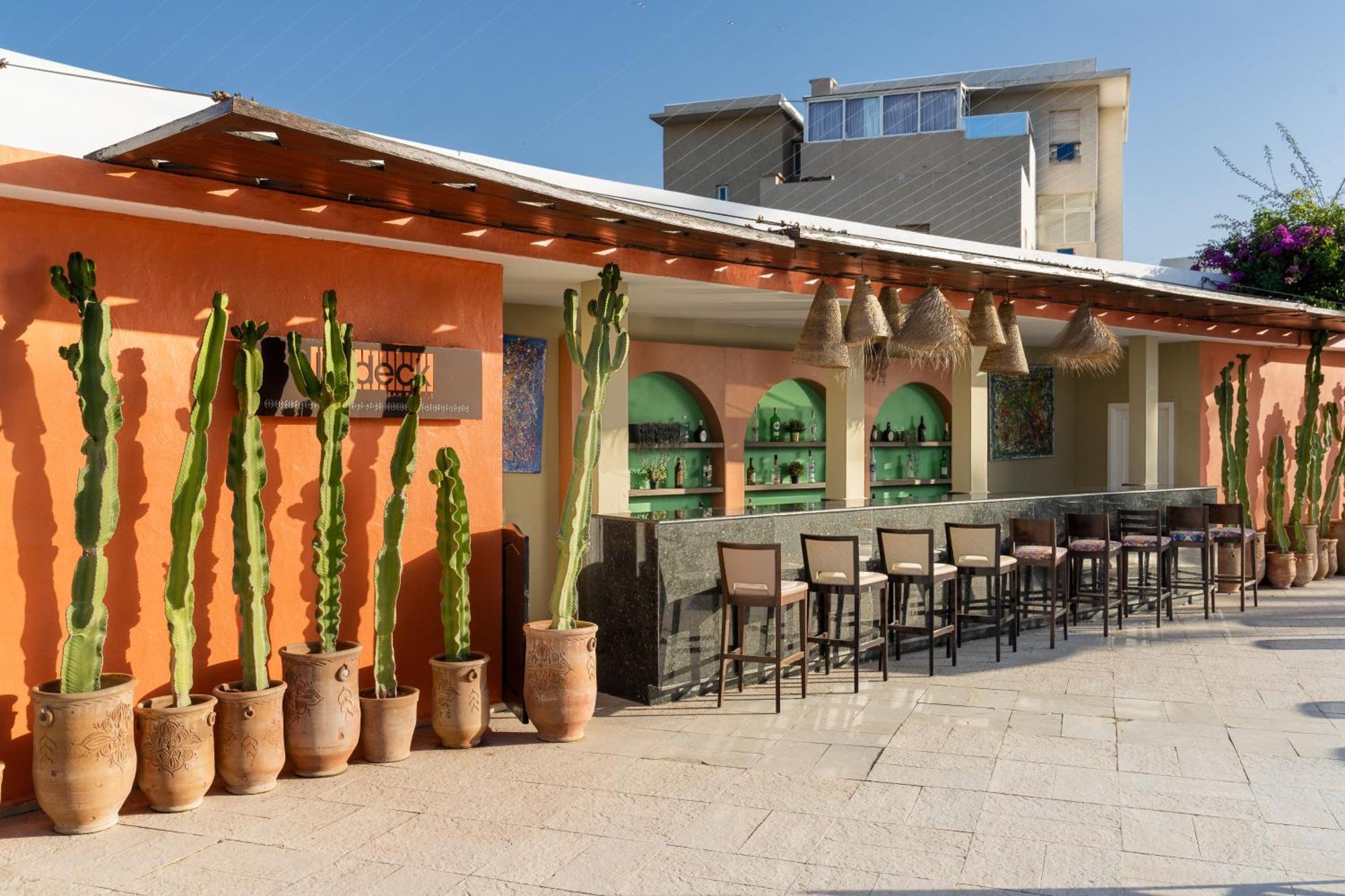 Atlas Essaouira Riad Resort Exterior photo The bar at the rooftop